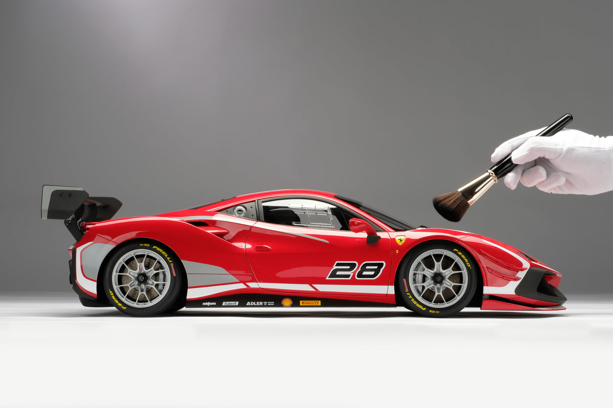 Ferrari 488 Challenge Evo - Spezifikationen zur Markteinführung 2019 - Maßstab 1:8