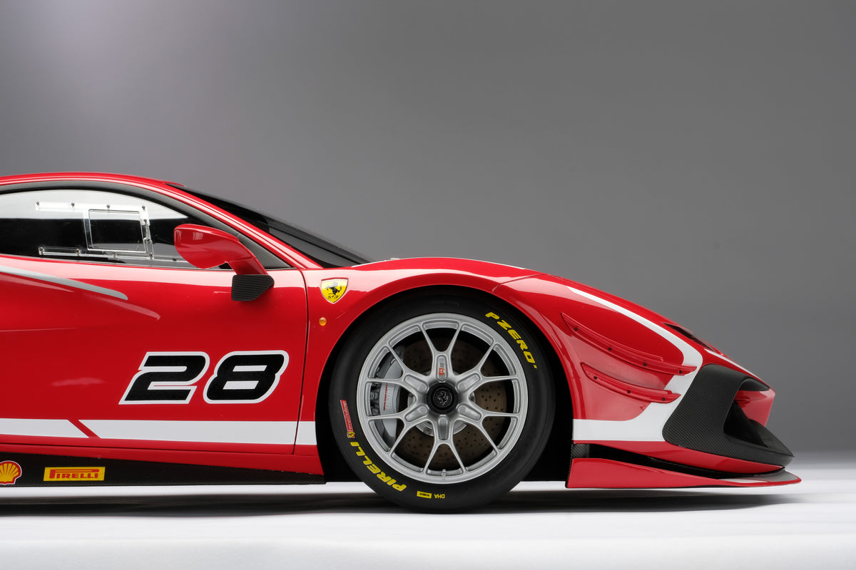 Ferrari 488 Challenge Evo - Spezifikationen zur Markteinführung 2019 - Maßstab 1:8