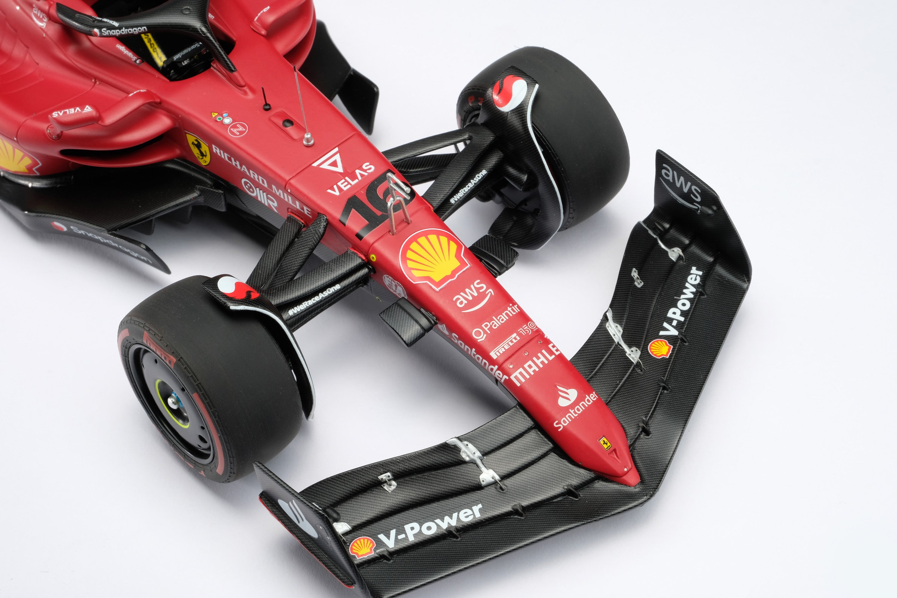 Scuderia Ferrari F1-75 Voiture radiocommandée 1/18