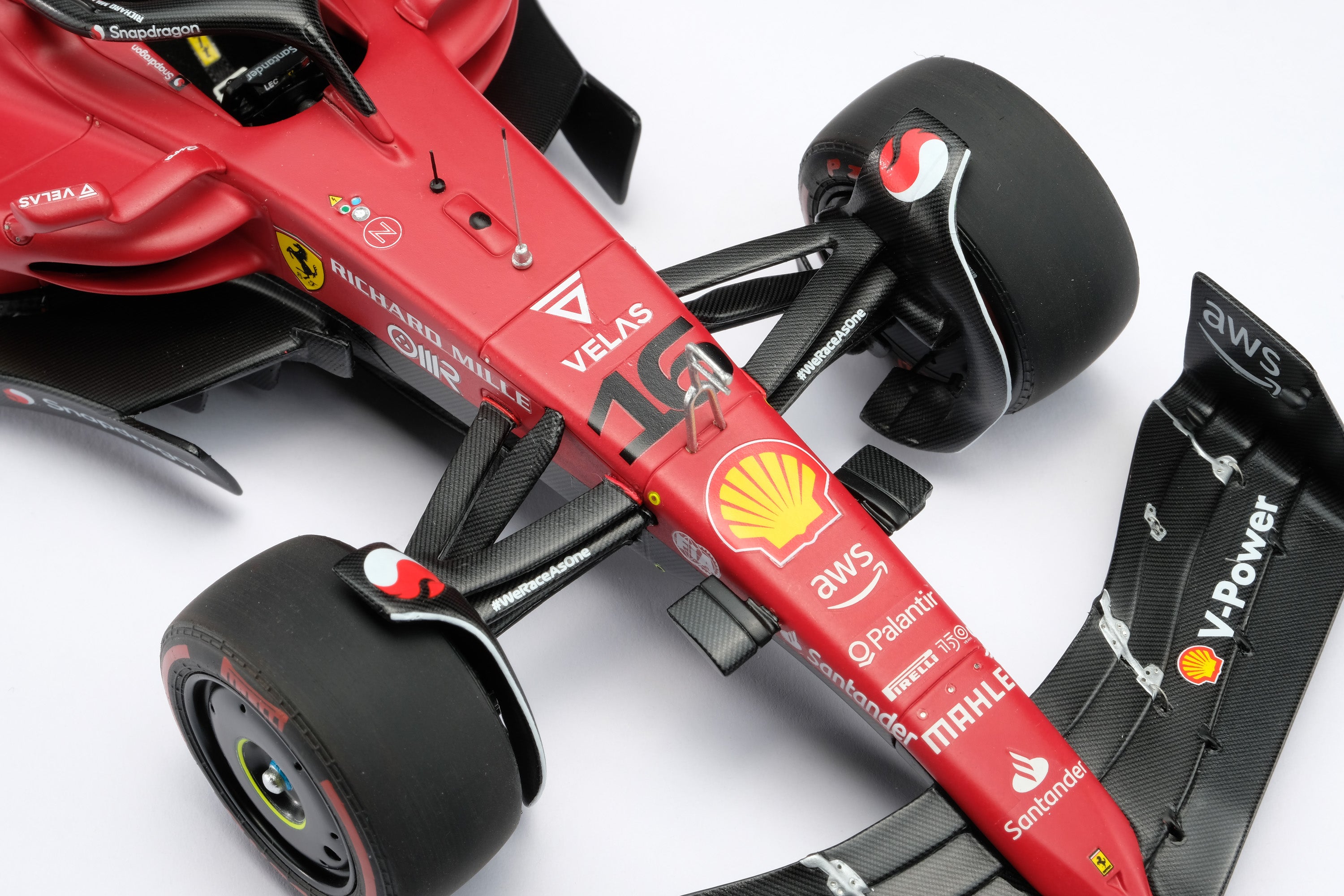 Charles Leclerc 2022 1:8 Scale Model Scuderia Ferrari F1-75 - Bahrain GP