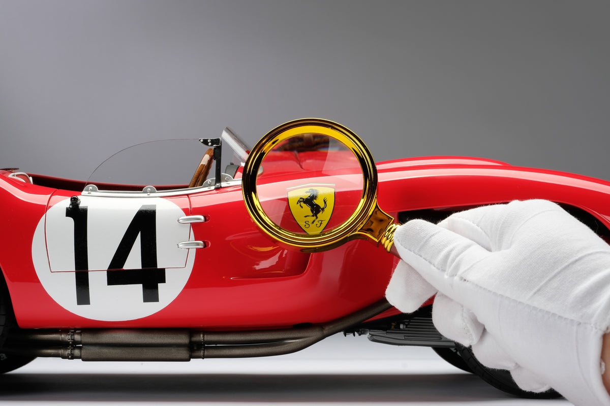 Ferrari 250 TR - Vainqueur des 12 Heures de Sebring 1958 - Échelle 1:8
