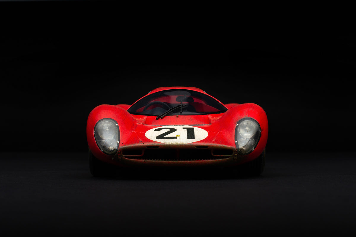 Ferrari 330 P4 - Le Mans 1967 - Deuxième place - Modèle patiné - Échelle 1:18