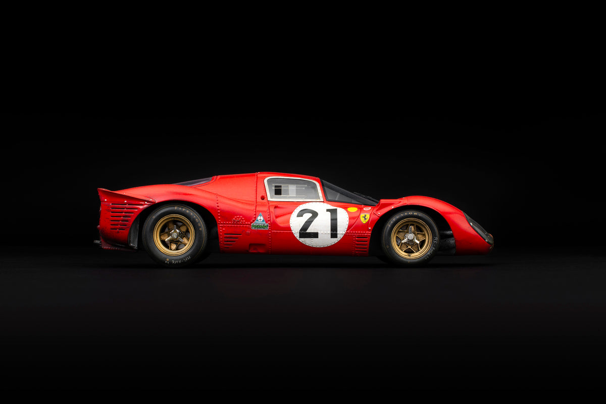 Ferrari 330 P4 - Le Mans 1967 - Deuxième place - Modèle patiné - Échelle 1:18
