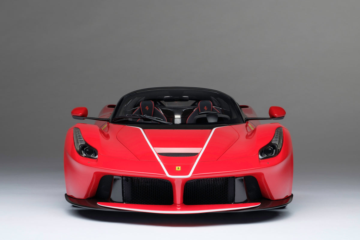 Ferrari LaFerrari Aperta (2016) - Red - 1:8 scale