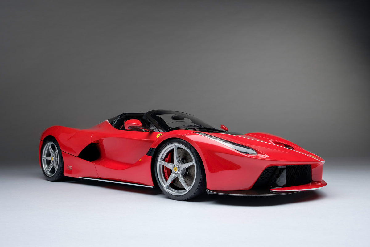 Ferrari LaFerrari Aperta (2016) - Red - 1:8 scale