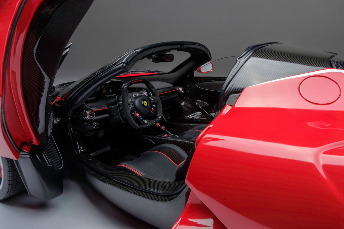 Ferrari LaFerrari Aperta (2016) - Red - 1:8 scale