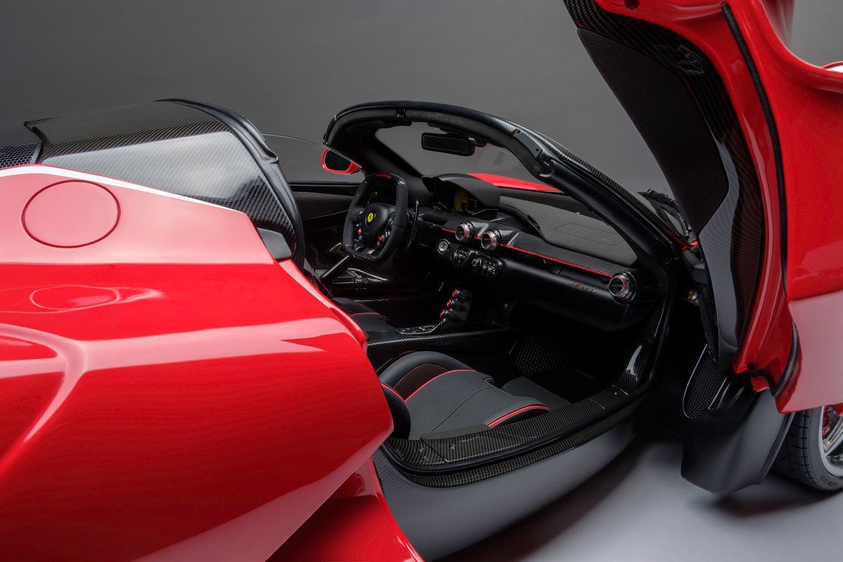 Ferrari LaFerrari Aperta (2016) - Red - 1:8 scale