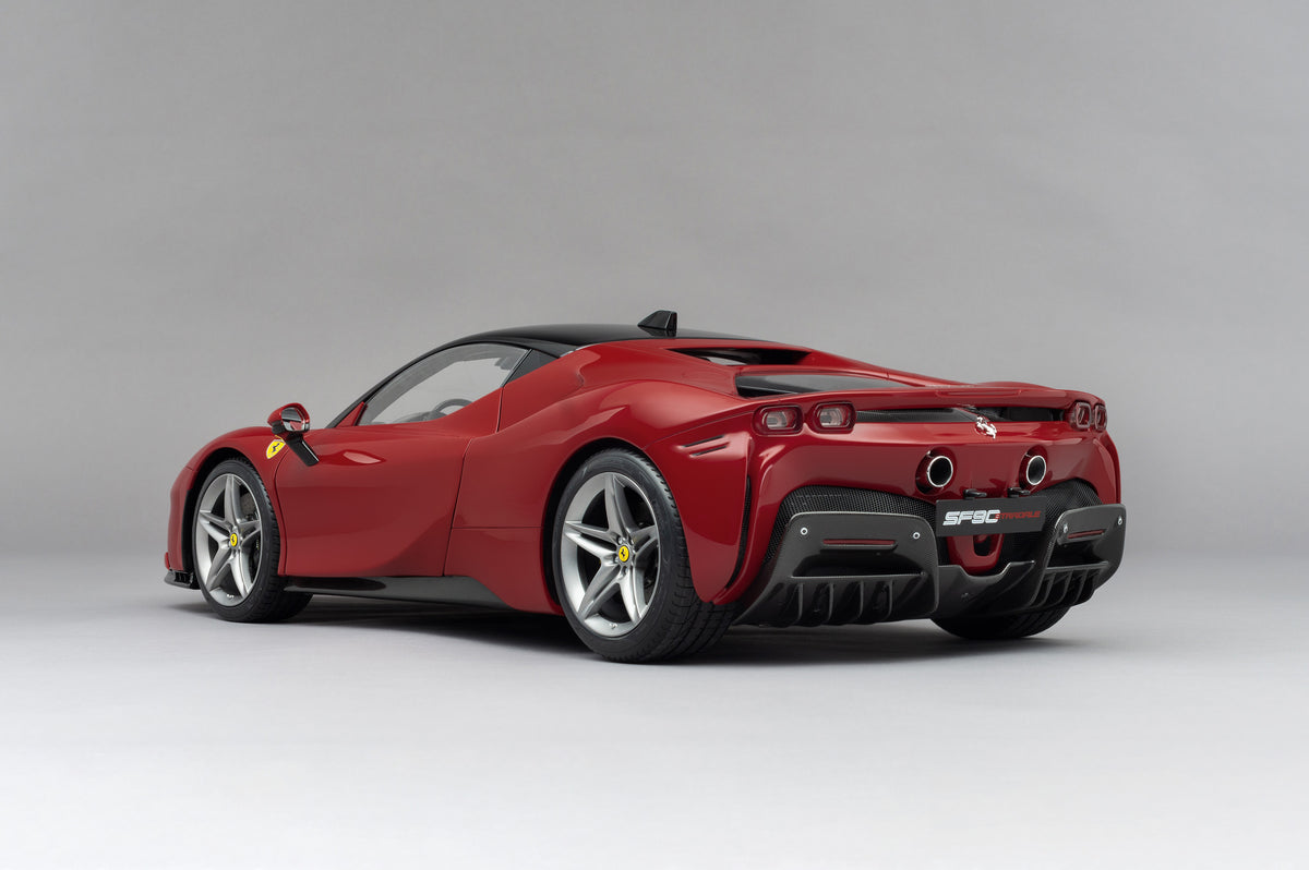 Ferrari SF90 Stradale - Fiche technique du magazine officiel Ferrari - Échelle 1:8