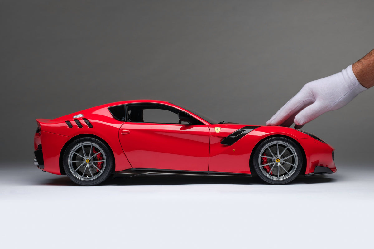 Ferrari F12 TDF - Edition in Rosso Fuoco