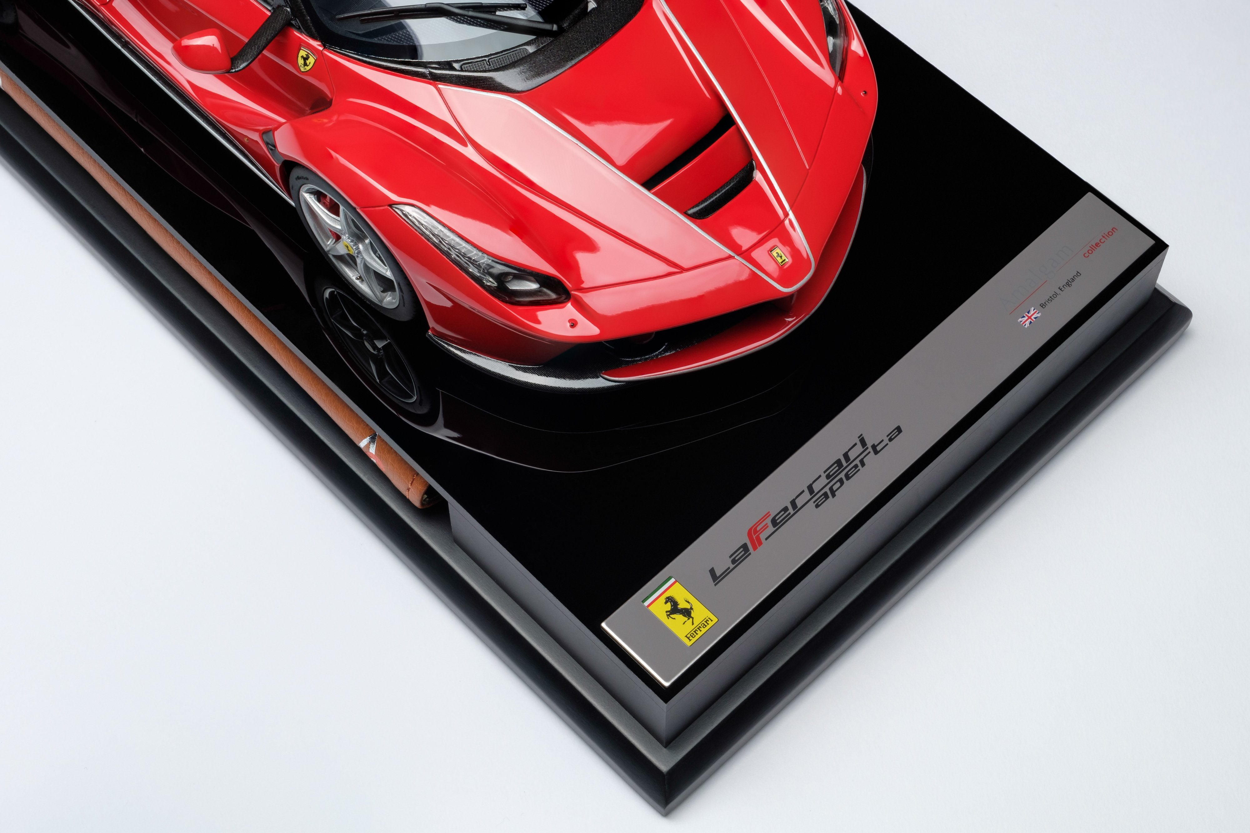 Ferrari LaFerrari Aperta - 1:18 scale – Amalgam Collection