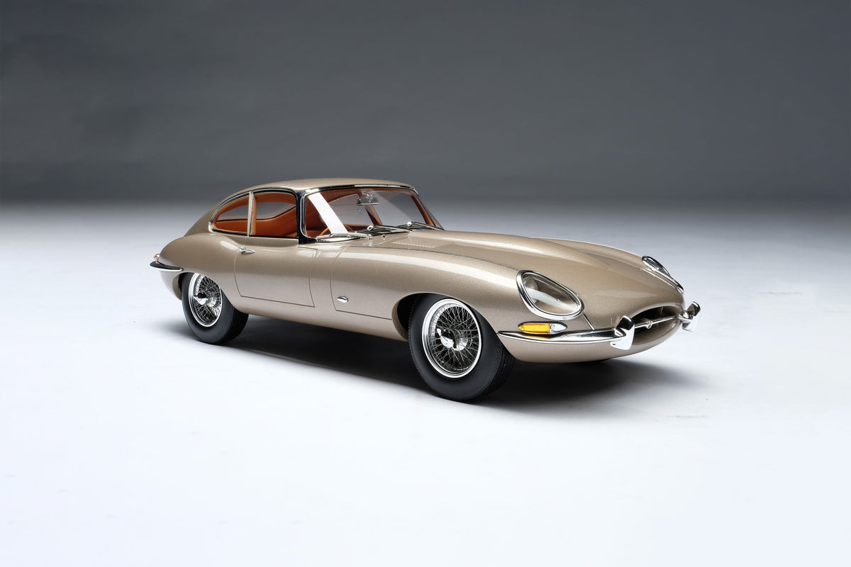 Jaguar E-type Coupe - 1:18 scale