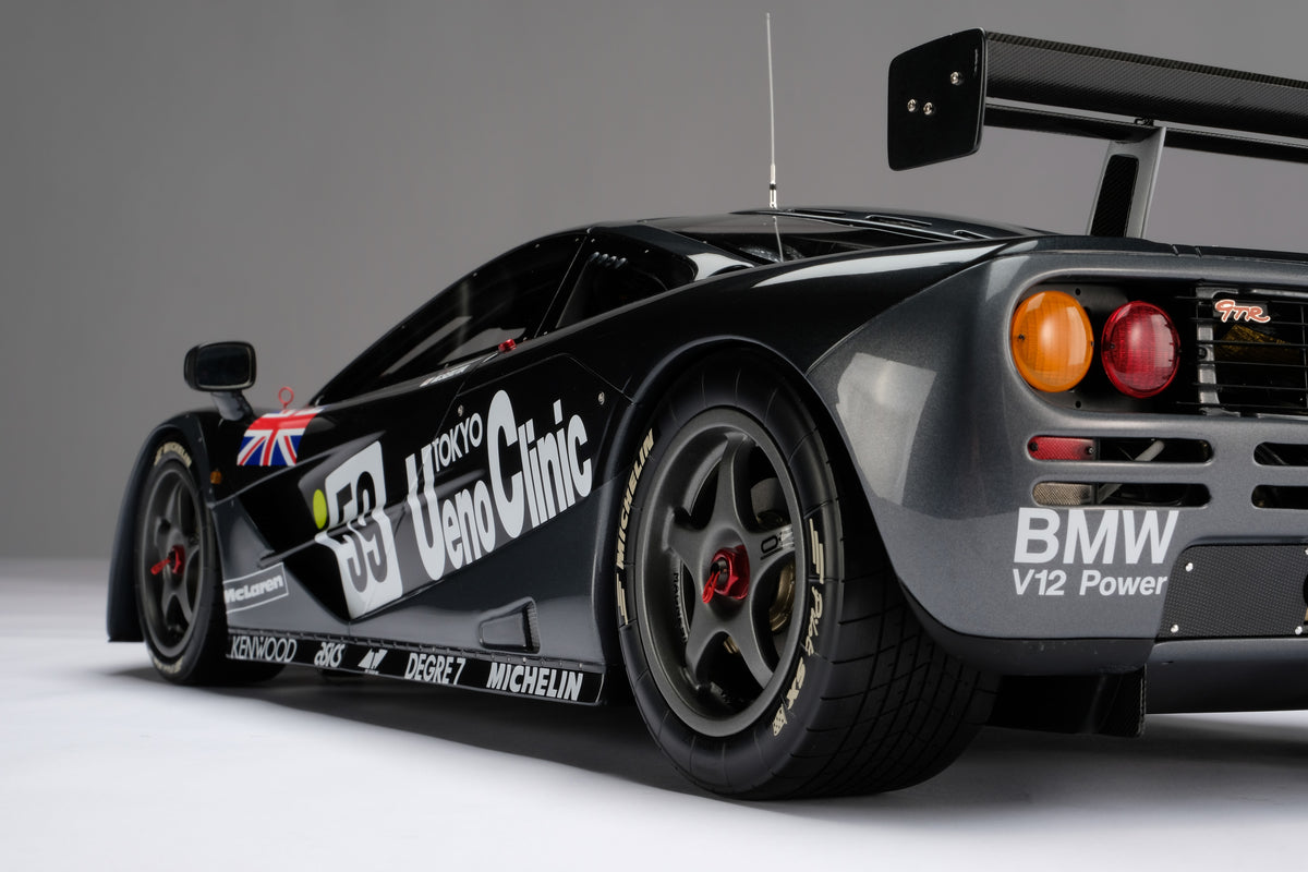 McLaren F1 GTR - Vainqueur du Mans 1995 - Livrée « Ueno Clinic » - Échelle 1/8