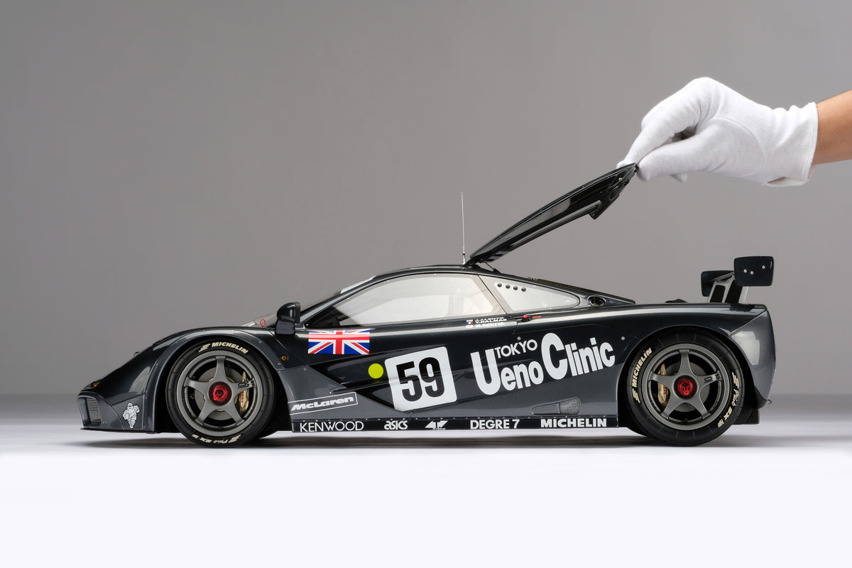 McLaren F1 GTR - Vainqueur du Mans 1995 - Livrée « Ueno Clinic » - Échelle 1/8