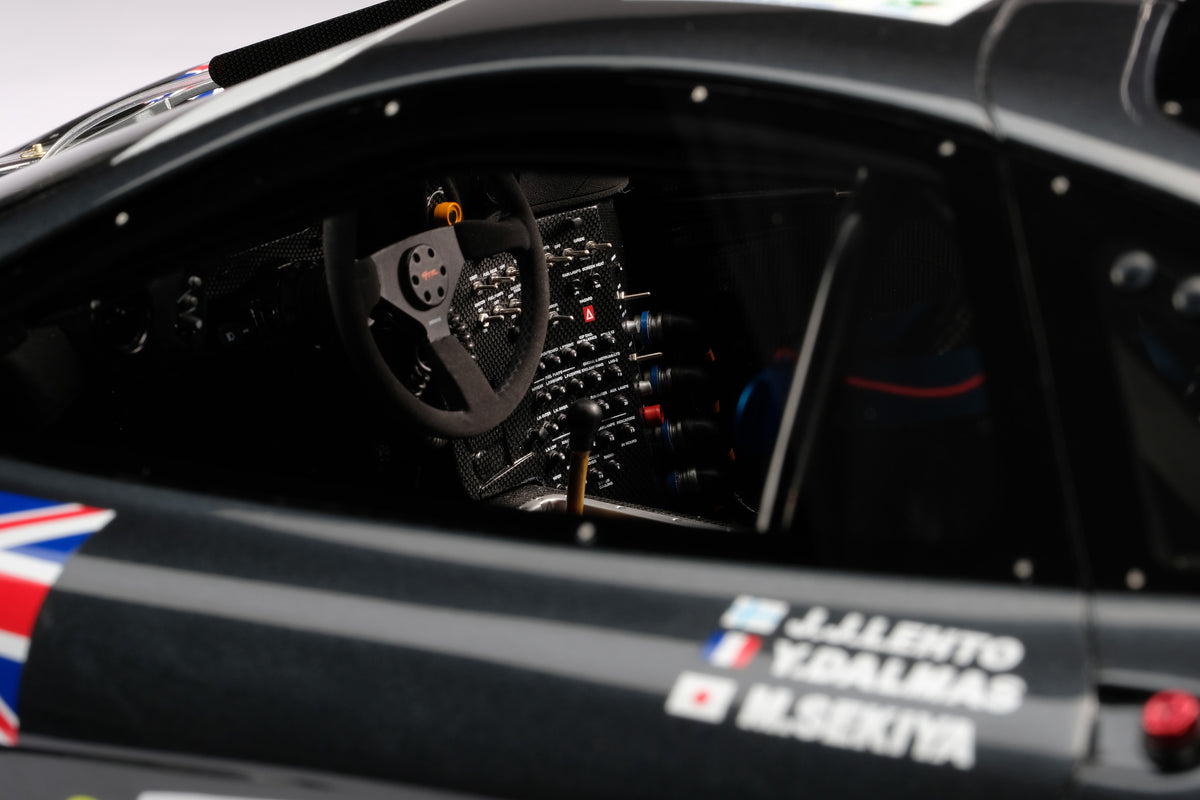 McLaren F1 GTR - Vainqueur du Mans 1995 - Livrée « Ueno Clinic » - Échelle 1/8