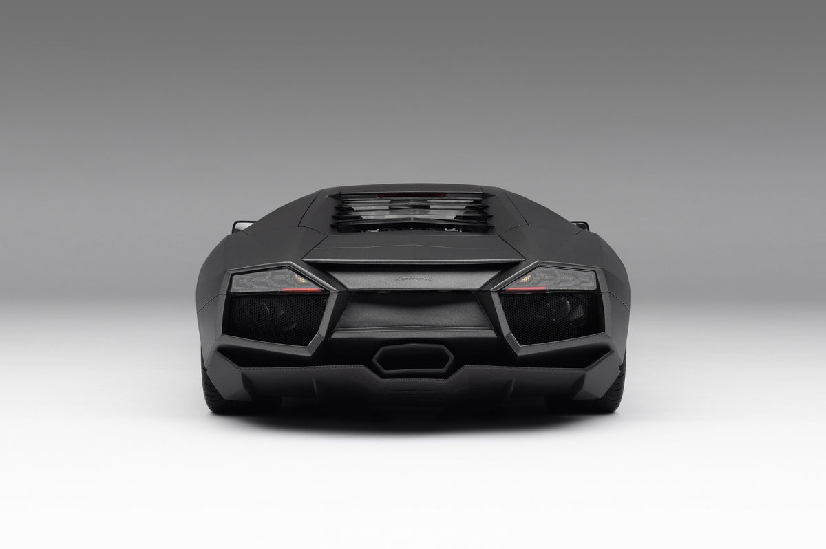 Lamborghini Reventón (2007) - 1:8 scale