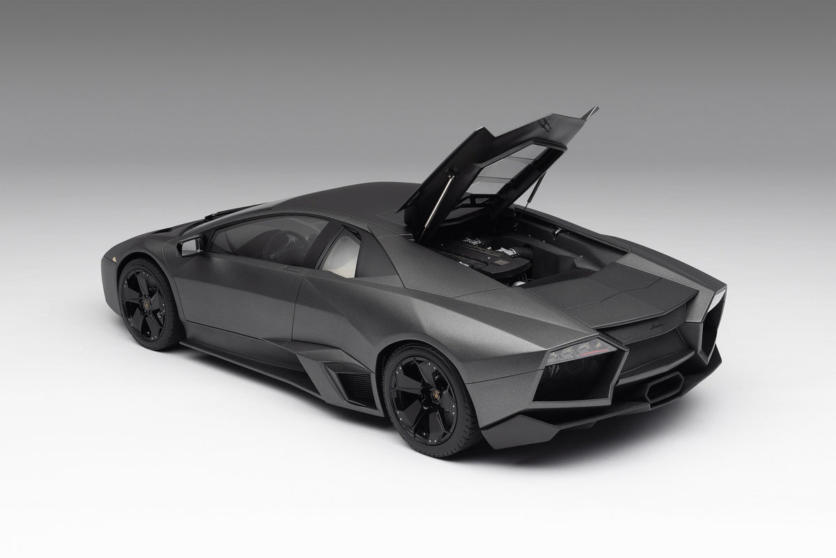 Lamborghini Reventón (2007) - 1:8 scale