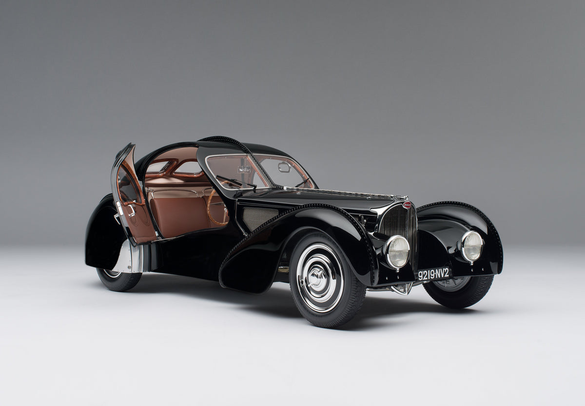 BUGATTI Typ 57SC Atlantic - „La Voiture Noire“ (1936) - Maßstab 1:8