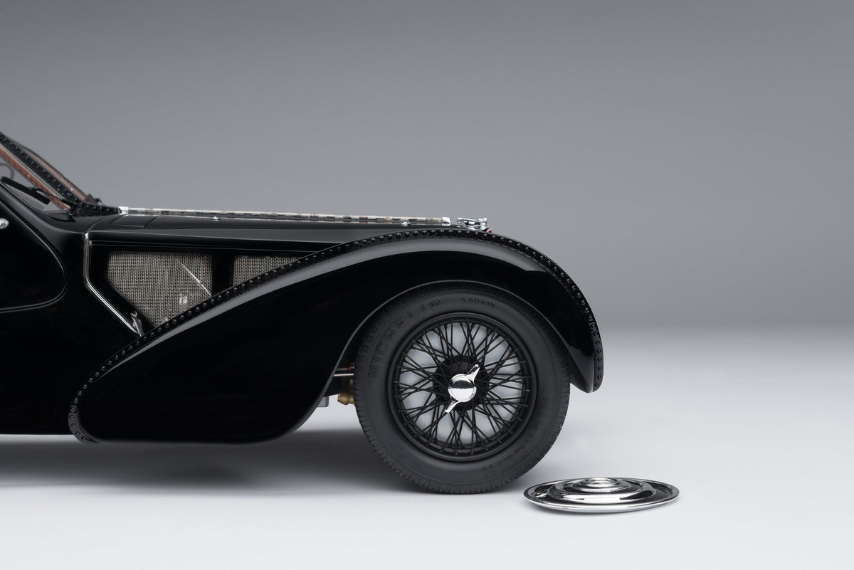 BUGATTI Typ 57SC Atlantic - „La Voiture Noire“ (1936) - Maßstab 1:8