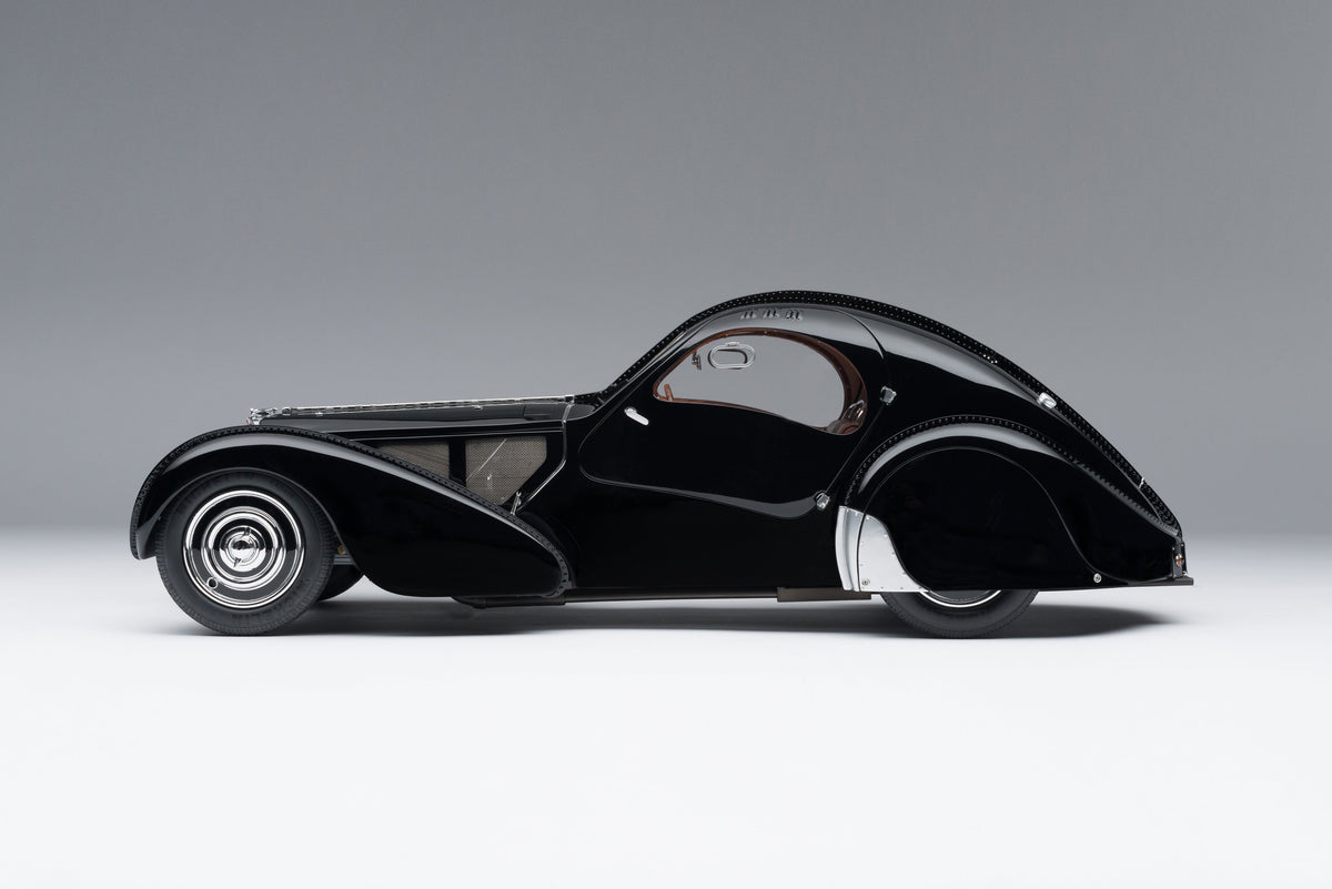 BUGATTI Typ 57SC Atlantic - „La Voiture Noire“ (1936) - Maßstab 1:8