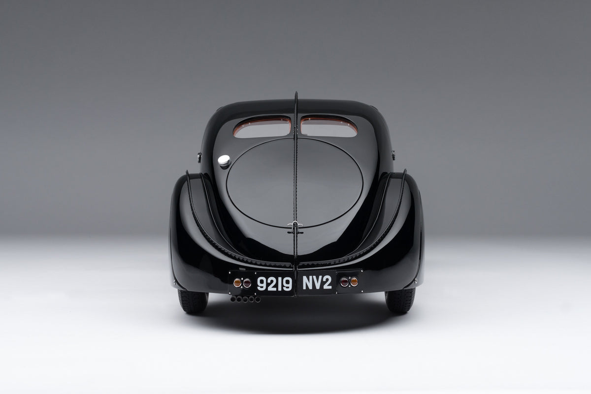 BUGATTI Typ 57SC Atlantic - „La Voiture Noire“ (1936) - Maßstab 1:8