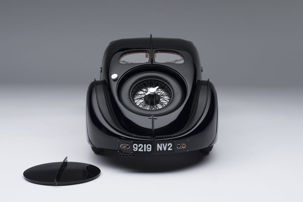 BUGATTI Typ 57SC Atlantic - „La Voiture Noire“ (1936) - Maßstab 1:8