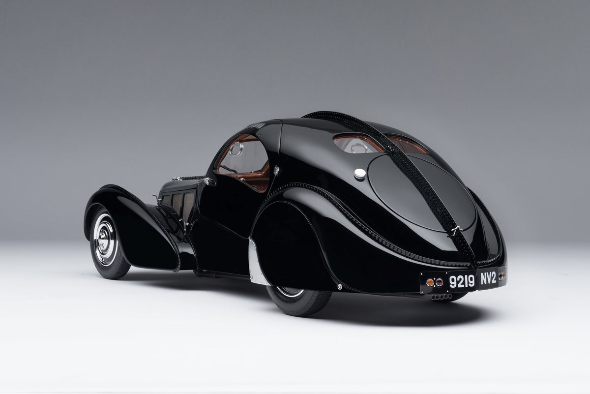 BUGATTI Typ 57SC Atlantic - „La Voiture Noire“ (1936) - Maßstab 1:8