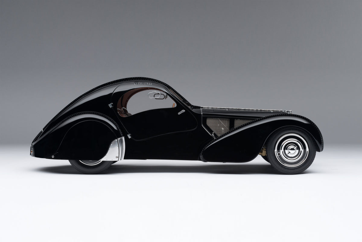 BUGATTI Typ 57SC Atlantic - „La Voiture Noire“ (1936) - Maßstab 1:8