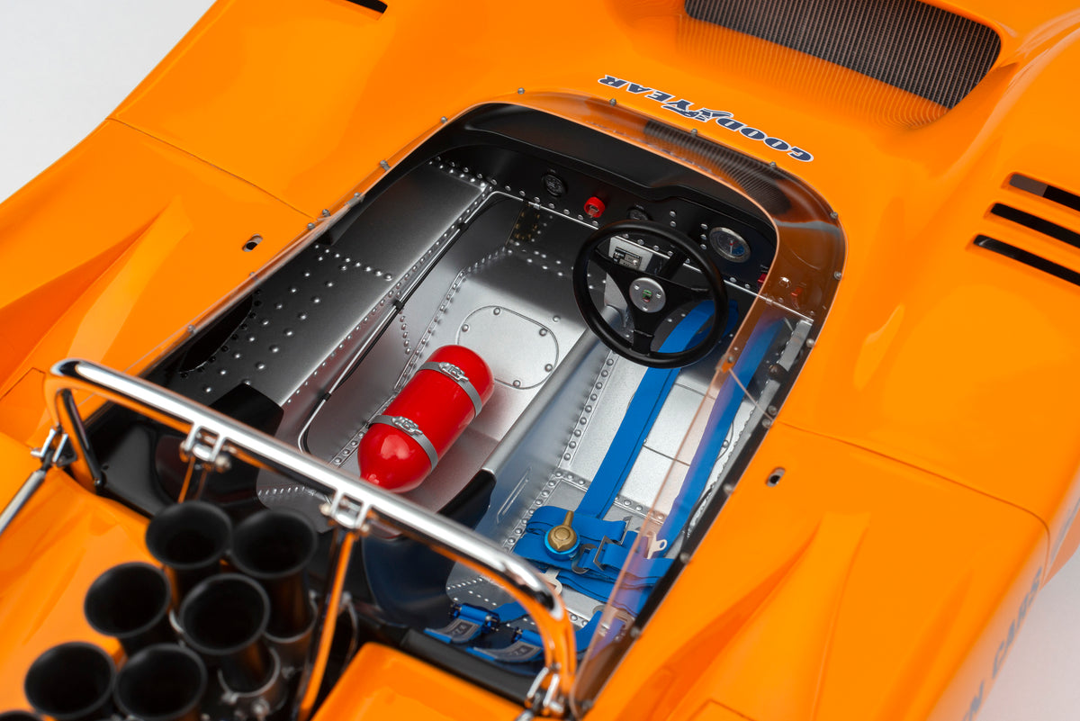 McLaren M8D - 1970 Can-Am Season - Denny Hulme - 1:8 scale