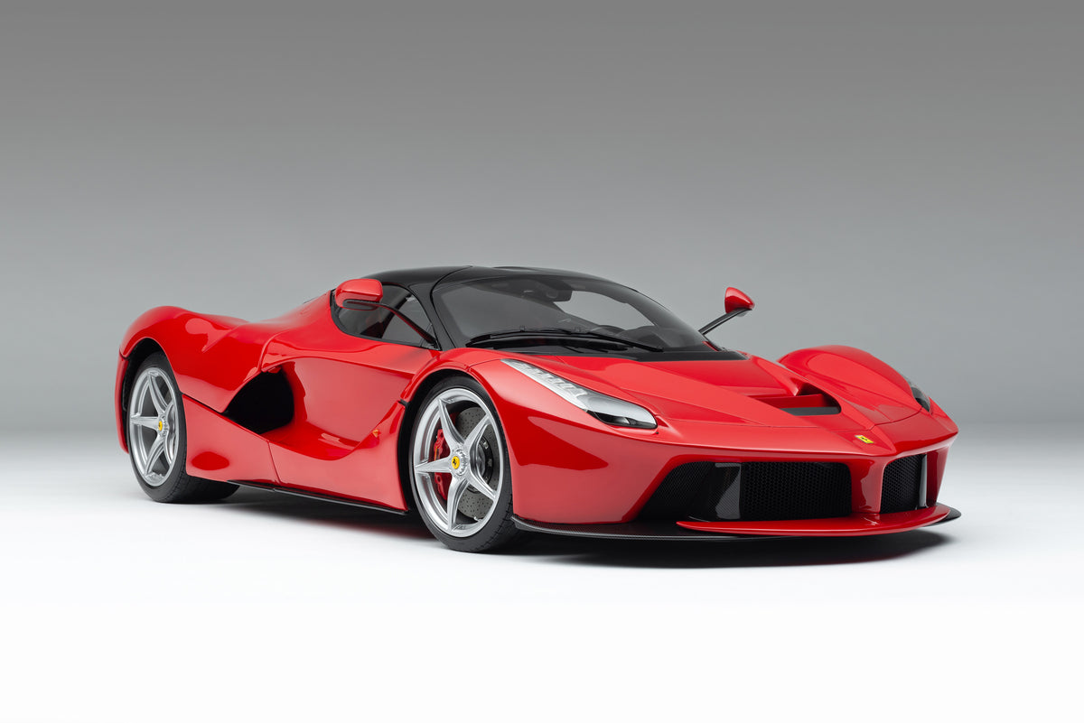 Ferrari LaFerrari (2013) - Red - 1:8 scale