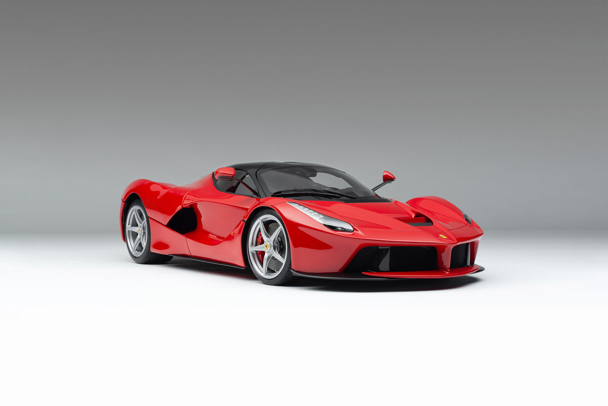 Ferrari LaFerrari (2013) - Red - 1:8 scale