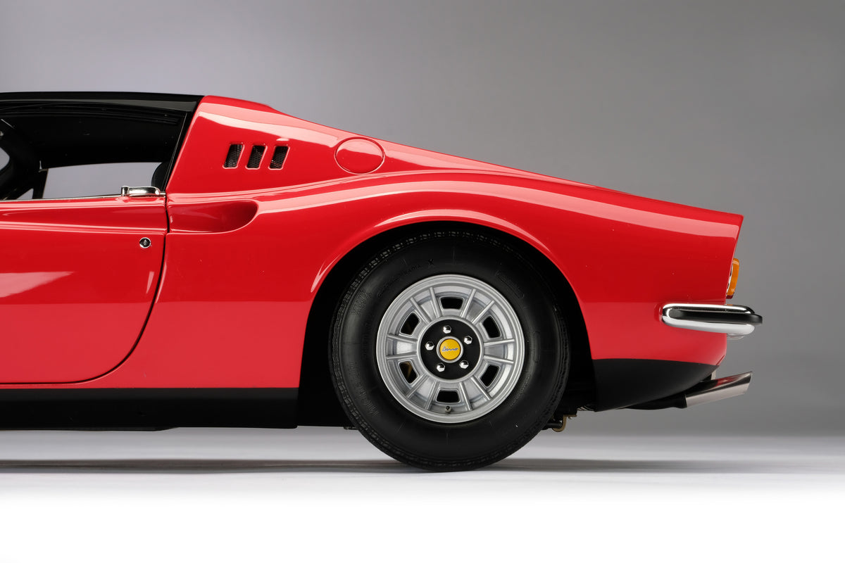 Ferrari Dino 246 GTS (1972) - European Specification - 1:8 scale