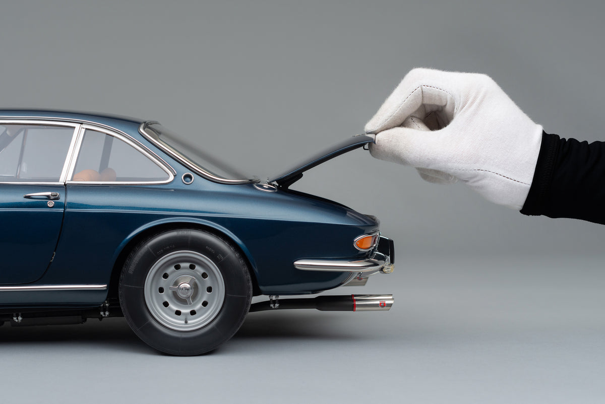 Ferrari 330 GTC (1966) - 1:8 scale