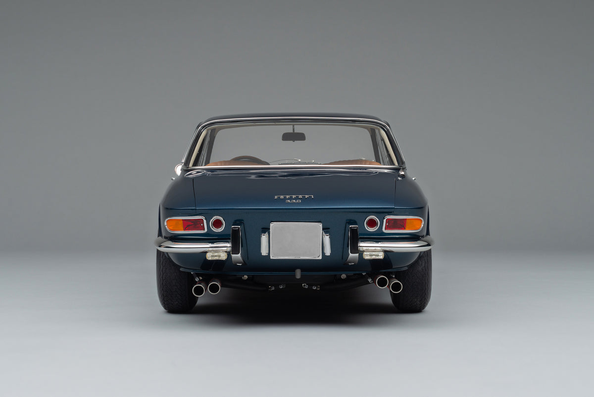 Ferrari 330 GTC (1966) - 1:8 scale