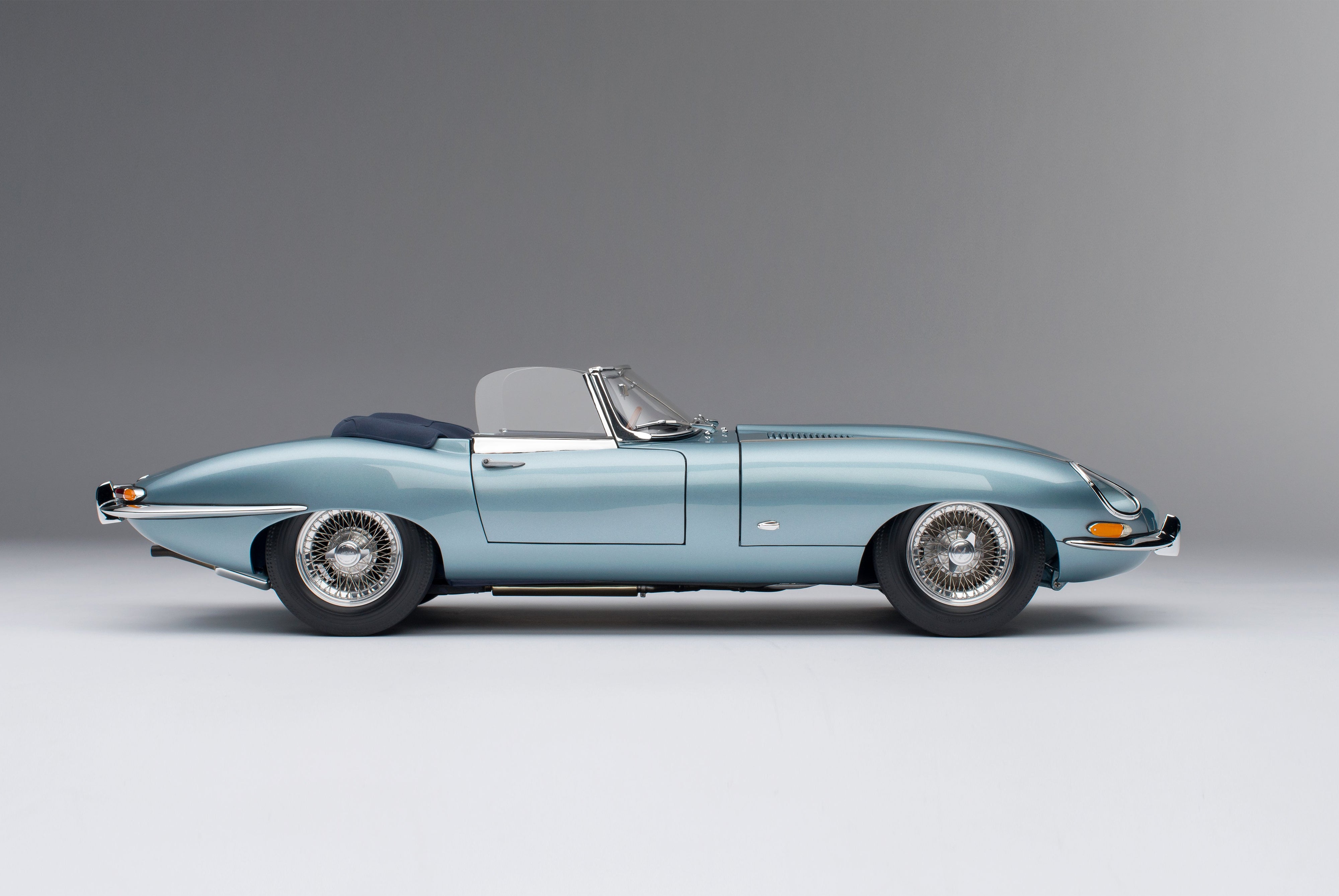 Jaguar E-type Roadster (1961) – Amalgam Collection