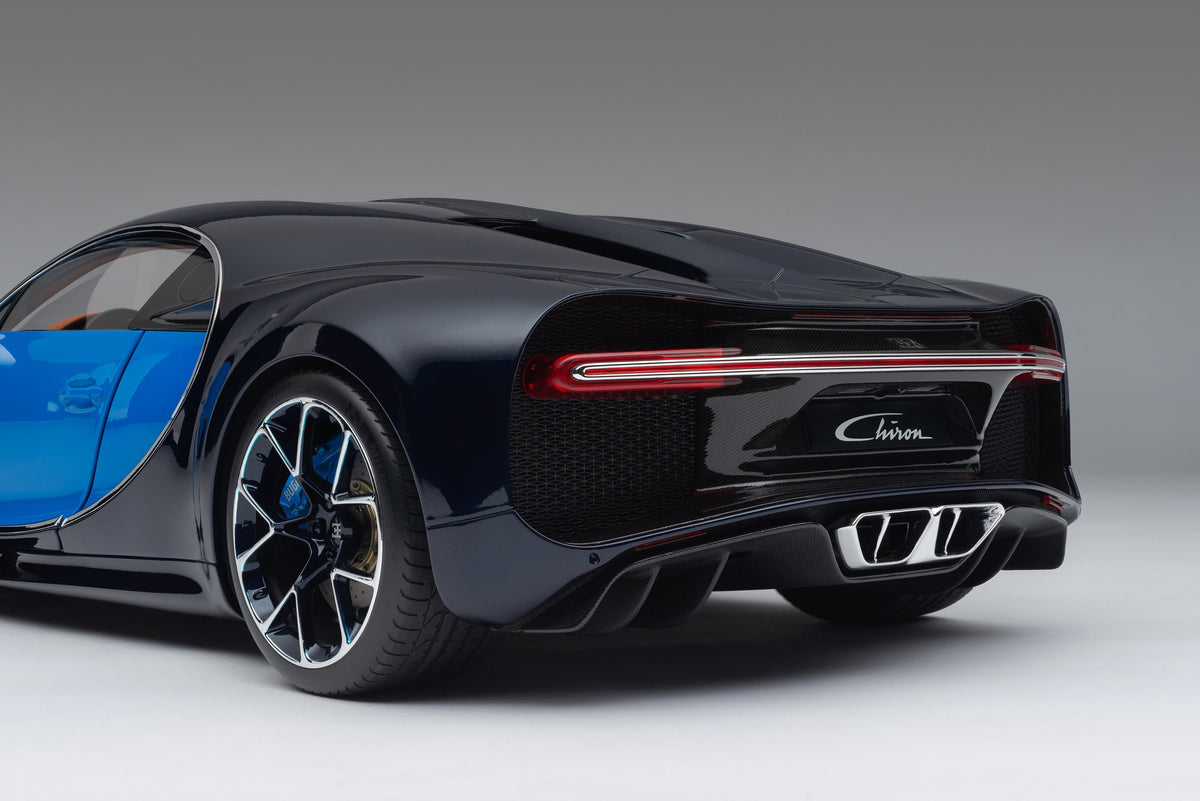 BUGATTI Chiron (2016) - Échelle 1:8