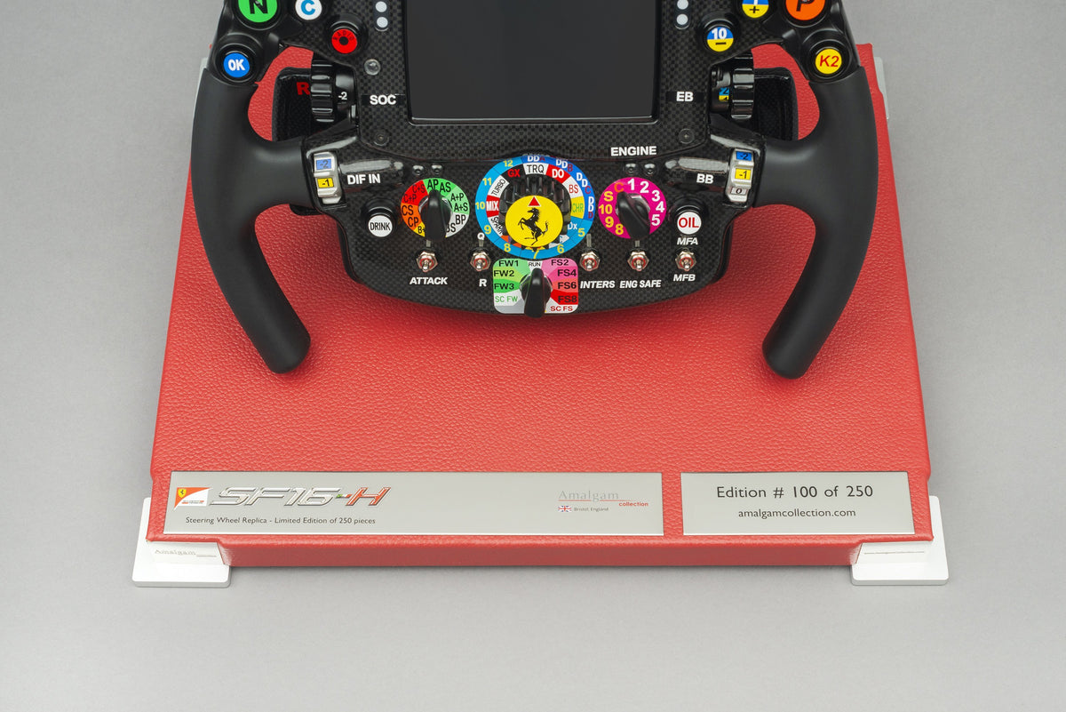 フェラーリ SF16-H ステアリングホイール（2016年）
