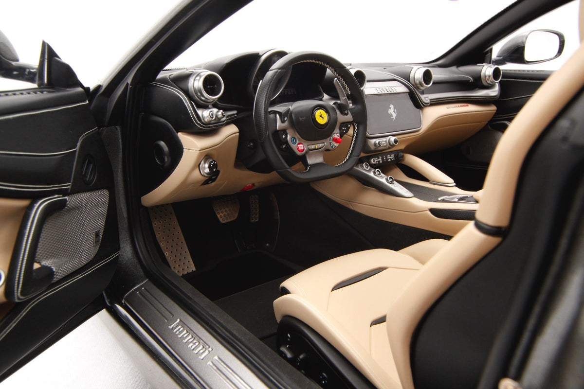 Ferrari GTC4Lusso (2016)