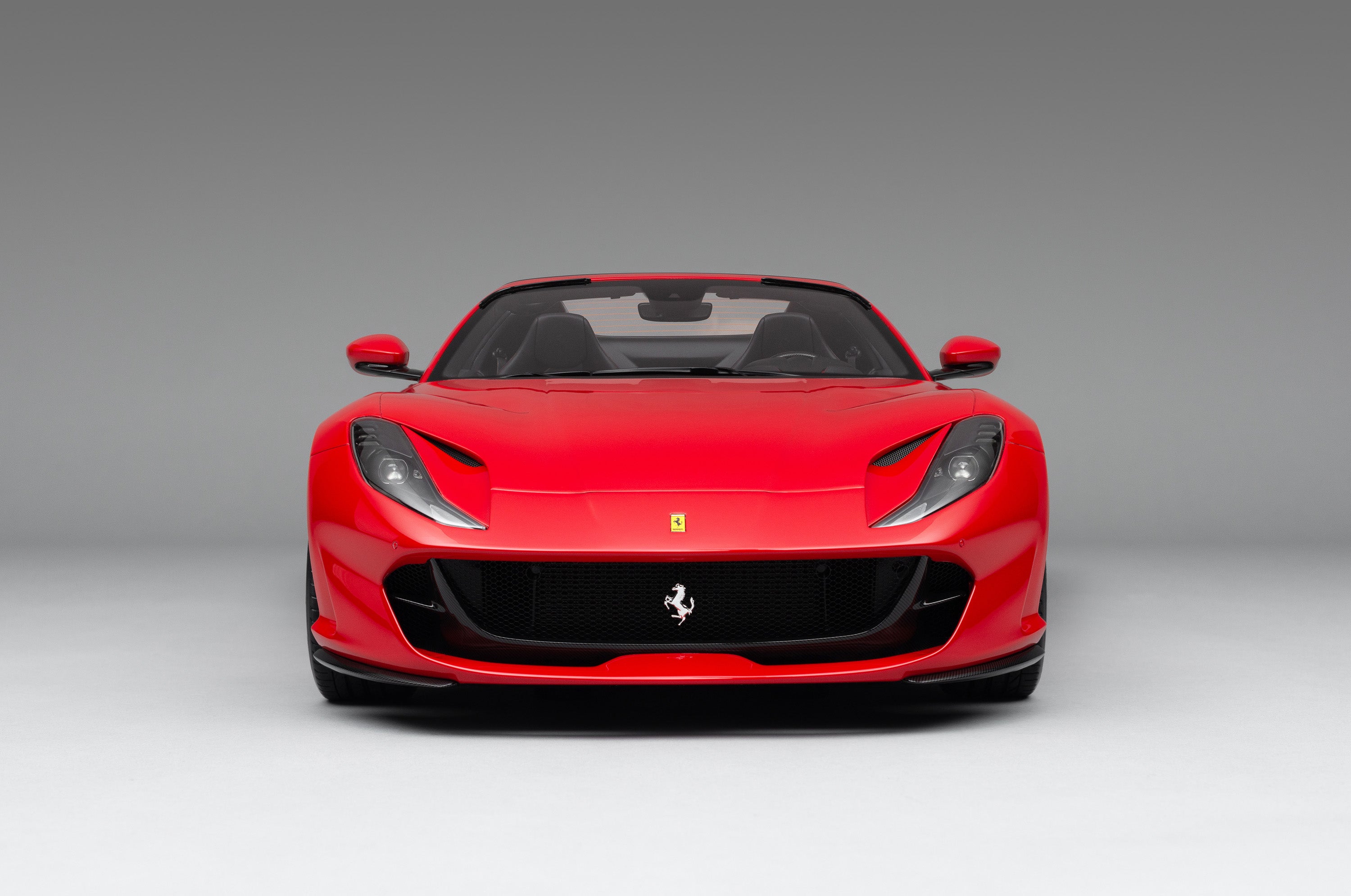 フェラーリ 812 GTS カタログ 812GTS（フェラーリ）の歴代モデル・グレード別カタログ情報