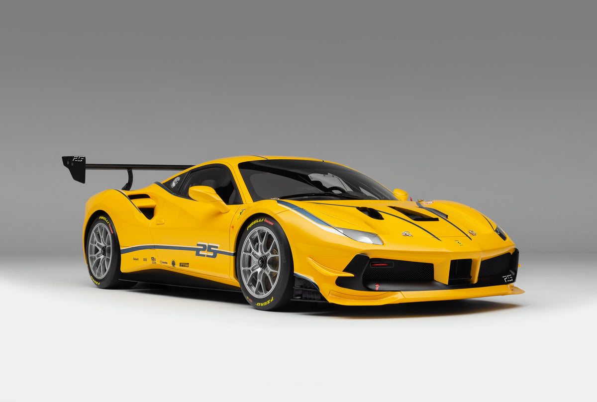 Ferrari 488 Challenge - Caractéristiques techniques au lancement (2016)