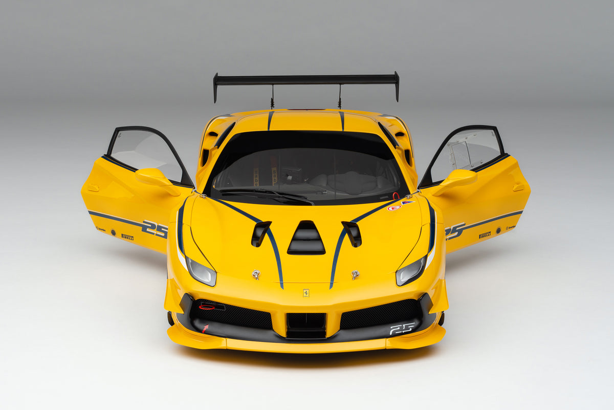 Ferrari 488 Challenge - Caractéristiques techniques au lancement (2016)