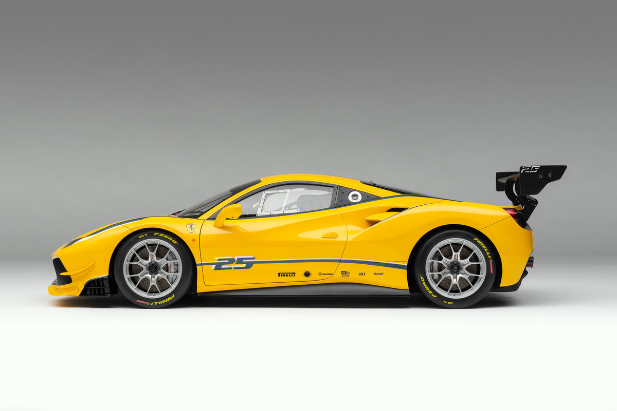Ferrari 488 Challenge - Caractéristiques techniques au lancement (2016)