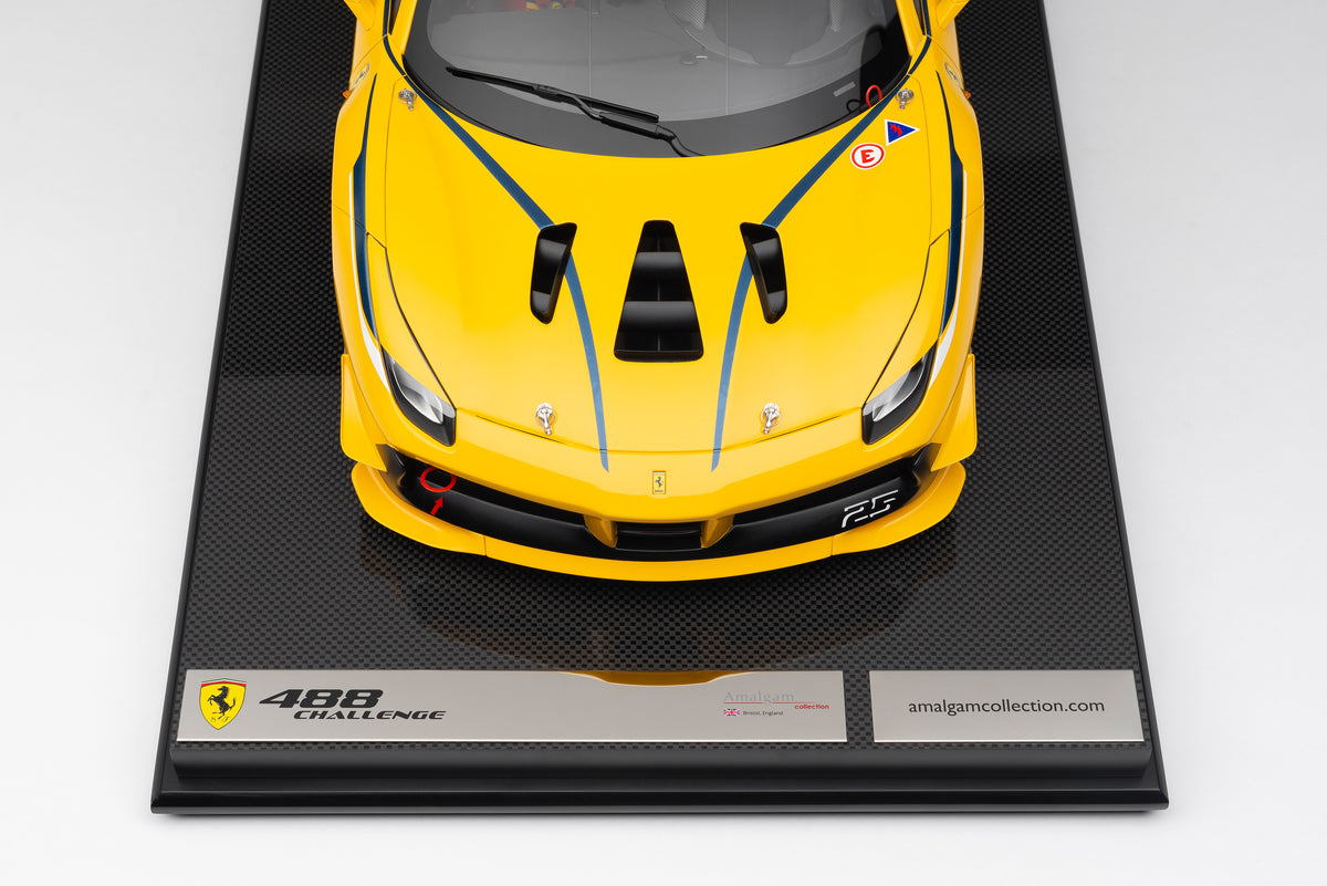 Ferrari 488 Challenge - Caractéristiques techniques au lancement (2016)