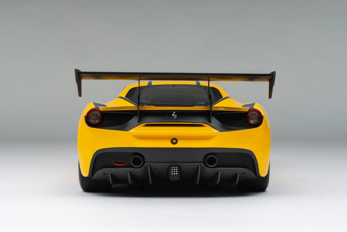 Ferrari 488 Challenge - Caractéristiques techniques au lancement (2016)