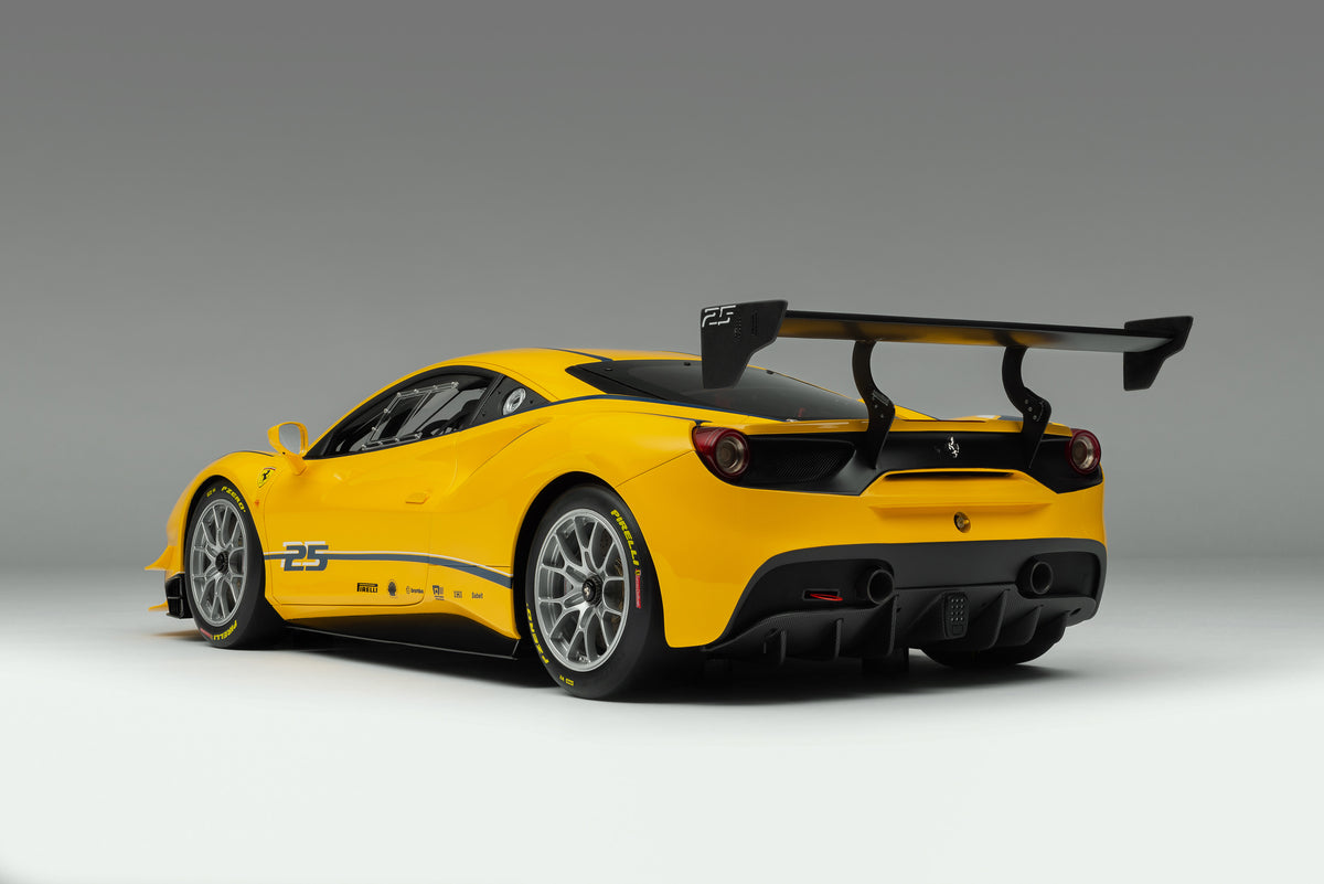 Ferrari 488 Challenge - Caractéristiques techniques au lancement (2016)