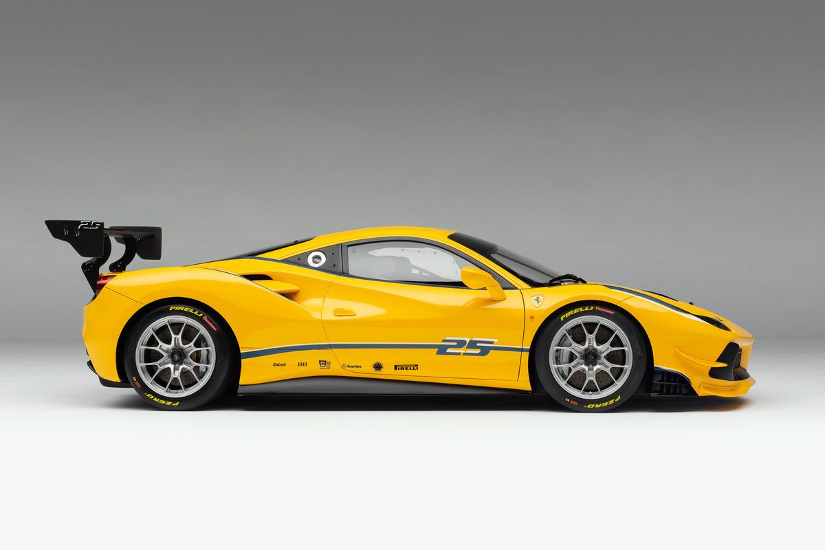Ferrari 488 Challenge - Caractéristiques techniques au lancement (2016)