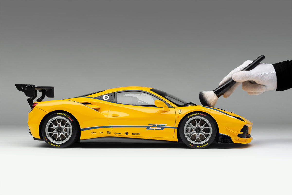 Ferrari 488 Challenge - Caractéristiques techniques au lancement (2016)