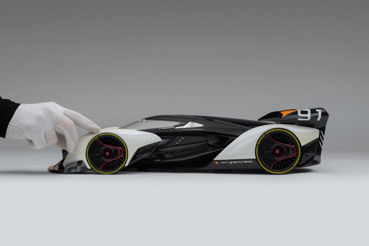 McLaren Ultimate Vision Gran Turismo (2017) - Signed Edition - Performance