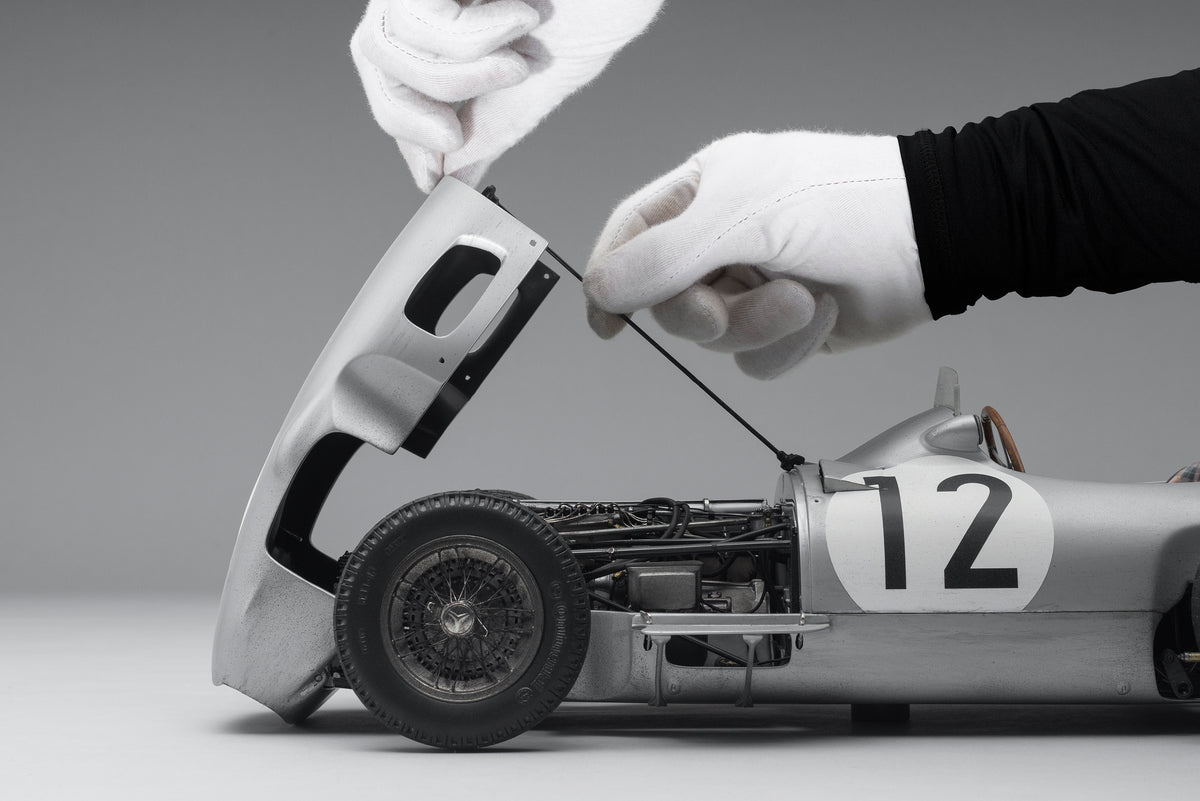 Mercedes-Benz W196 Monoposto - 1955 British Grand Prix Winner - Stirling Moss - Race Weathered - 1:8 scale