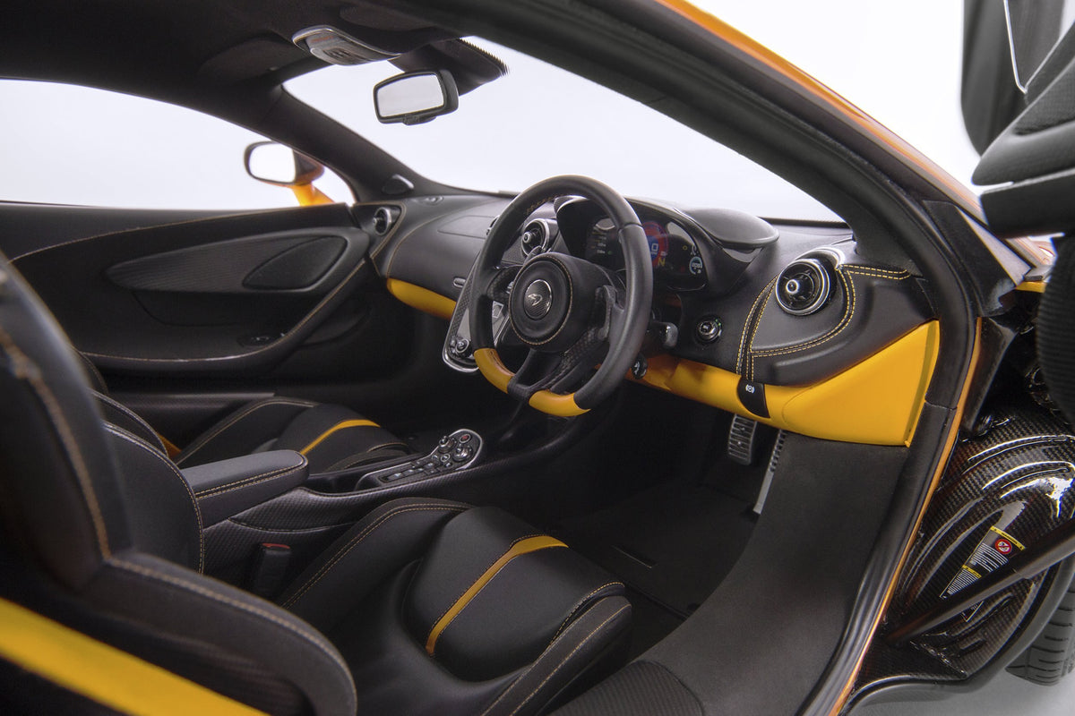 McLaren 570S (2015)
