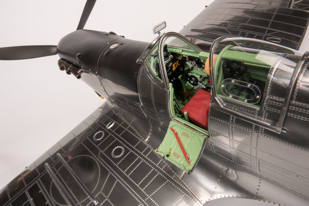 Spitfire Mk 1a de 1940 - Finition en aluminium brut